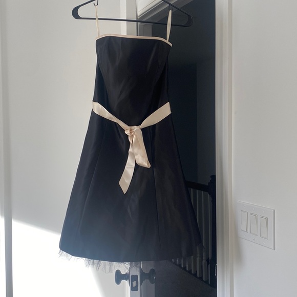 Jessica McClintock Dresses & Skirts - Black and cream strapless dress
